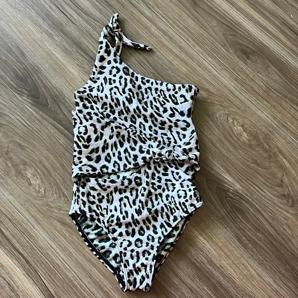 LITTLE PEIXOTO Girl's Tonie One Shoulder Tied One Piece Swimsuit - Picture 3 of 6